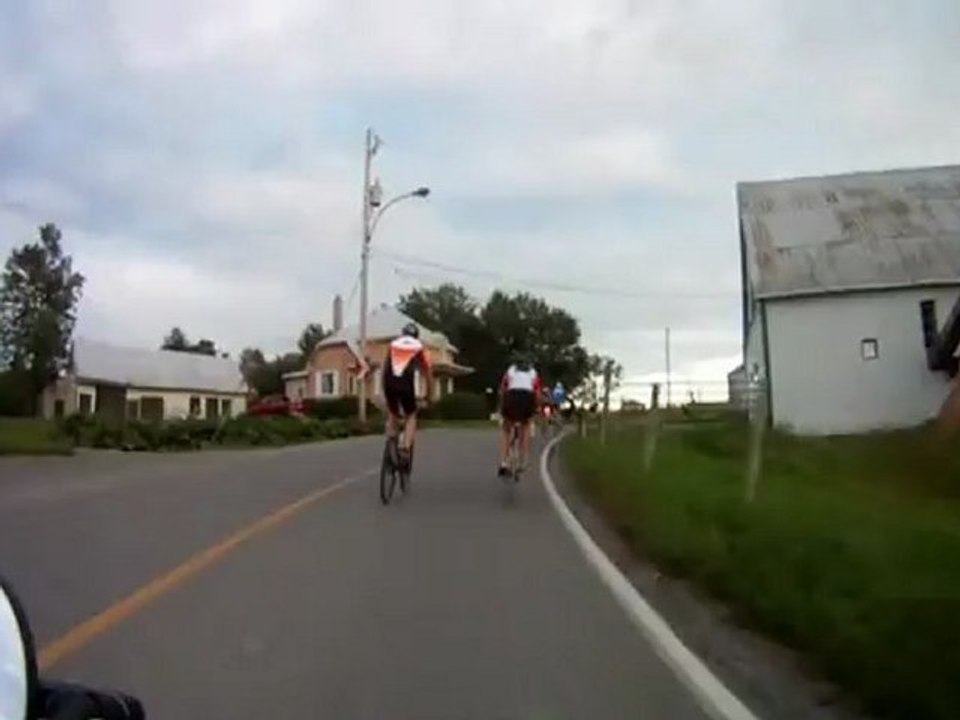 Une montée à la Jude. Août 2012. www.clubcycloroute.ca