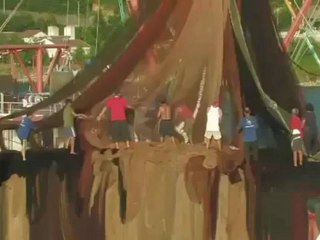 Fatih Akın'dan belgesel_ Cennetteki Çöplük - Pek Yakında Videoları - Habertürk Video