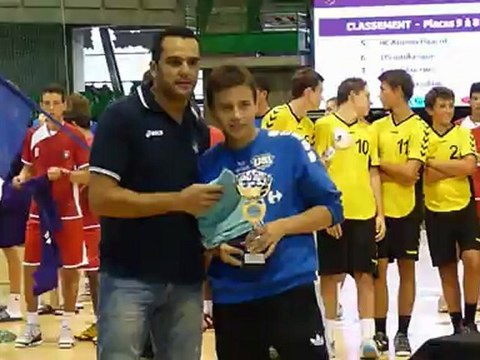 Remise du trophée au meilleur gardien du tournoi