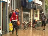 Bewoners willen straatkrantverkoper weer terug - RTV Noord