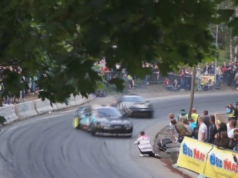 Photographe frôle la mort pour une photo