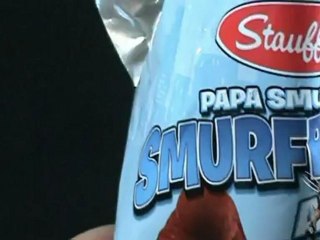 Random Spot - Stauffers Papa Smurf's Smurfberry Animal Crackers
