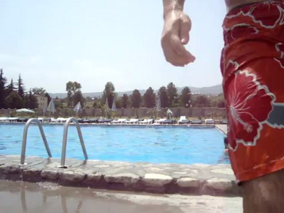 Acho & Sandro troll jumping at swiming pool