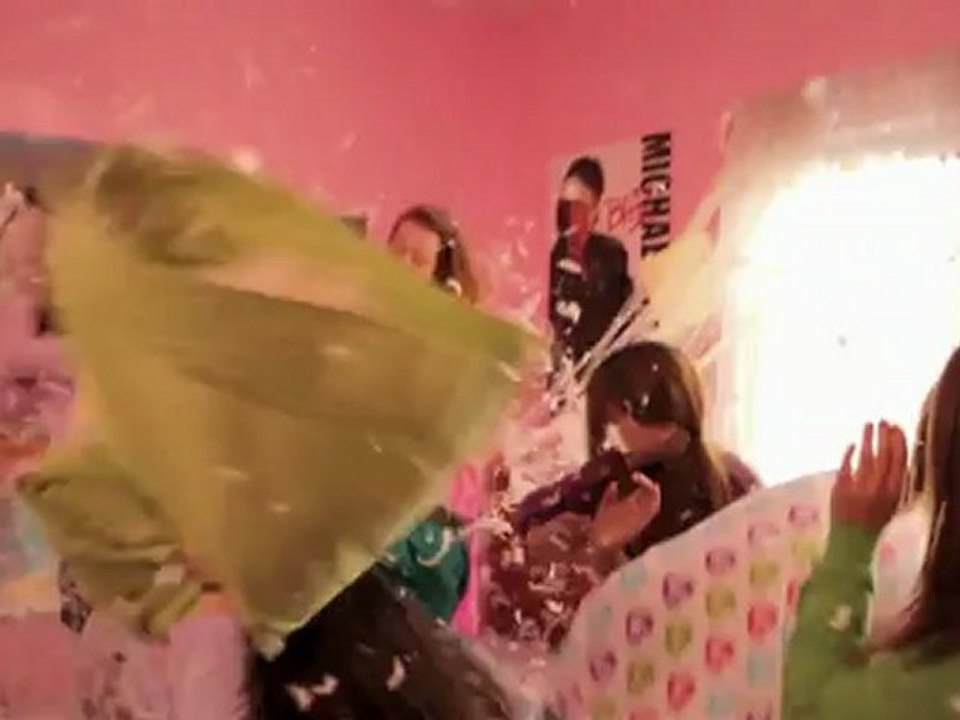 Michael Jackson With Akon - Hold My Hand