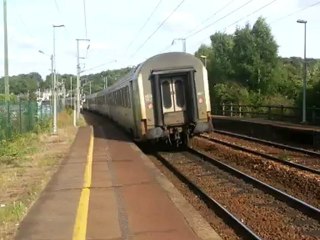 Départ de la BB15009 sur le 3378 en gare de Bernay