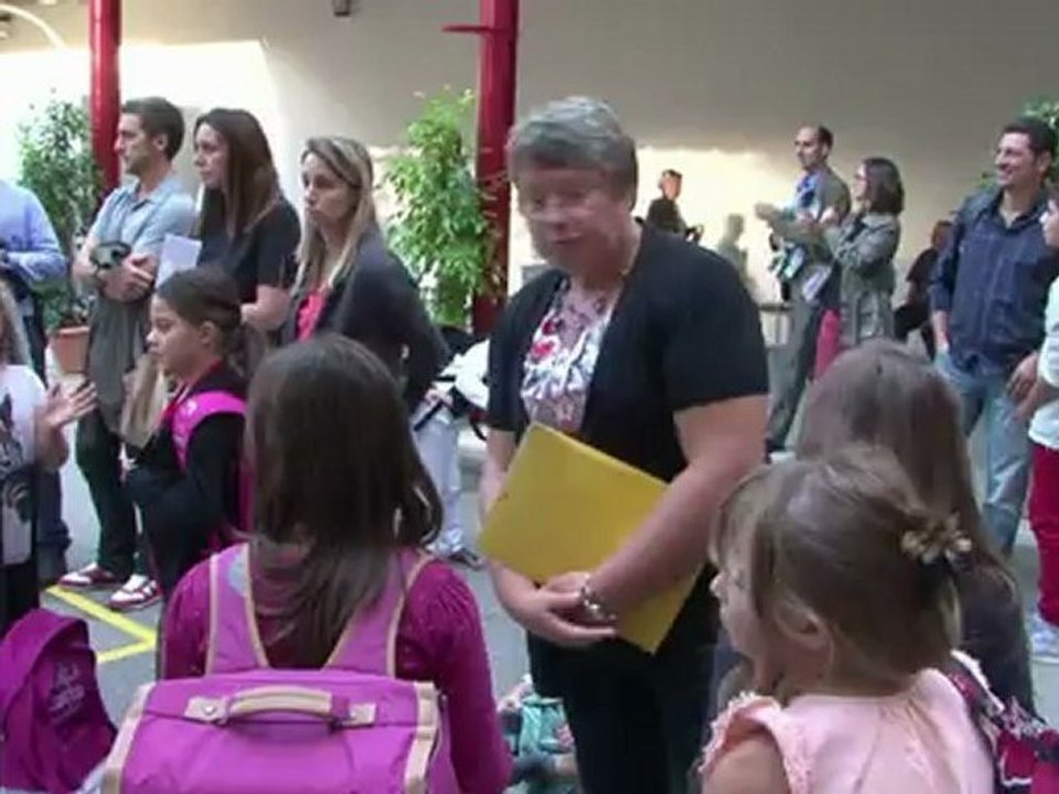 Douze millions d'élèves ont repris mardi le chemin de l'école