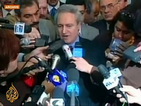 Syrian VP makes public appearance, ending defection rumours