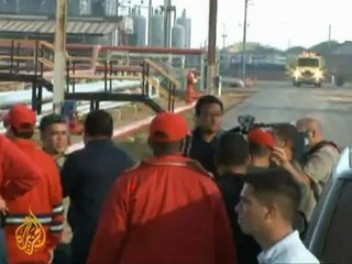 Venezuela's president tours refinery fire