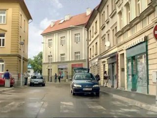 Provident reklama 2011 - Rozbité auto (plná verze)