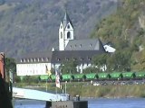 Züge und Schiffe gegenüber Bad Salzig am Rhein, LTE 185, Railion 185, 2x DBAG 185, 428