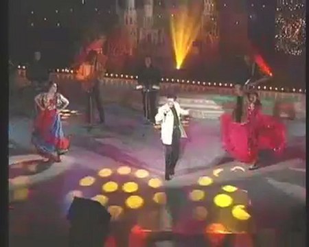 Я МОЛОДОЙ поет Михаил Михайлов