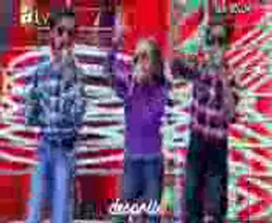 03 berna karagozoglu mehmet das berkan taskin eller havaya bir sarkisin sen 31.10.2009 WWW.42-SesLiMehmeTcik.Com