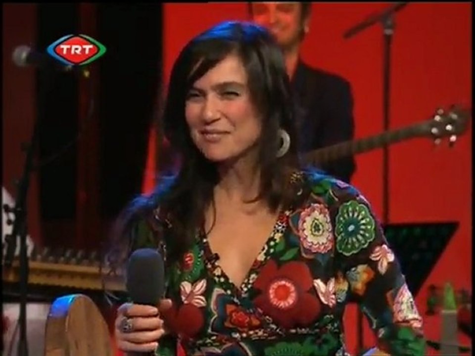 Yeni Türkü&Şevval Sam-Talihin Elinde oyuncak oldum...!!!