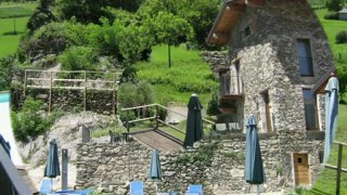 Residenza Borgo Francone Lago di Como Appartameneti per Famiglie Bambini con Piscina Sondrio