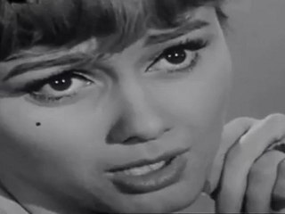 --Interview de  France Anglade (1963-n&b )