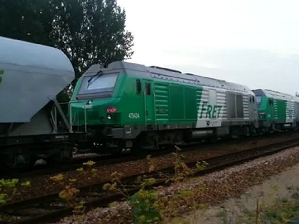 Départ des BB75468 et BB75434 en direction de Sotteville