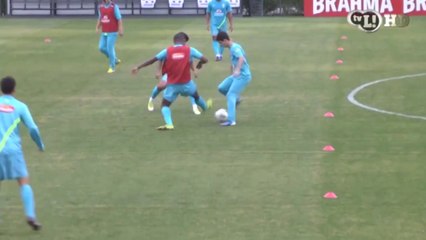 Oscar met à l'amende Marcelo et Dédé à l'entrainement !