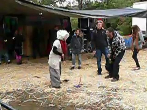 Zaoua - Estrasses et Paillettes - Délire avec les accessoires offerts par le crew