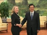 Hillary visita Pequim em meio a tensões regionais