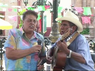 MI ATOTONILCO BONITO CON  "CHEMA Y CHELA EN LAS FIESTAS PATRIAS"