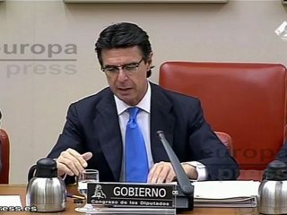 Soria cifra en 6.000 millones el ajuste eléctrico