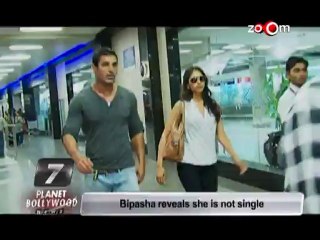 Kareena promotes Heroine at an event, Ranbir compliments Ileana, & more hot news