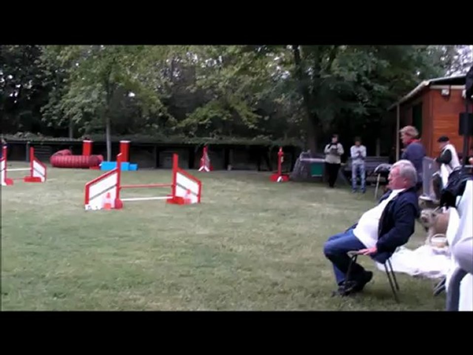 Anne-Lise et Volna Garonne Agility 2 septembre 2012