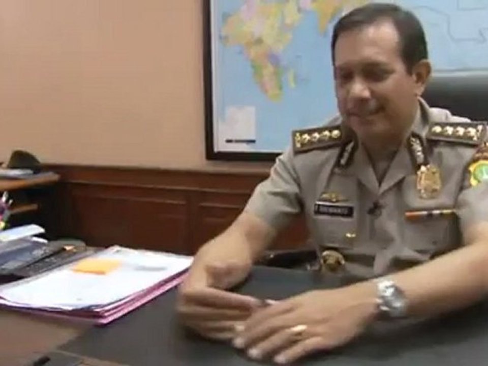 Viles trampas: no solo el tráfico hace peligrosas las calles de yakarta | global 3000