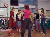 Rebelde Way capitulo 10, Marizza ensaya con las chicas