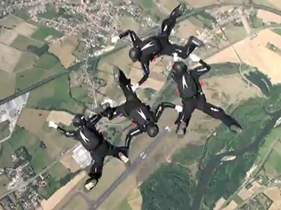 Fédération Française de Parachutisme-Championnats de France 2012 - Vol Relatif à 4