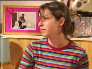 Rebelde Way capitulo 115, Marizza y Mía conocen a Flor