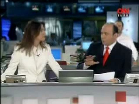 Cnnturk Canlı Yayınında Davetsiz Misafir
