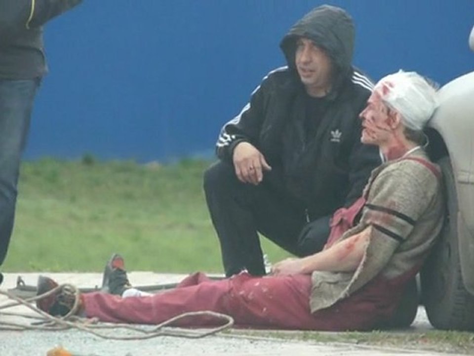 Un faux accident de voiture pour demander en mariage sa petite amie