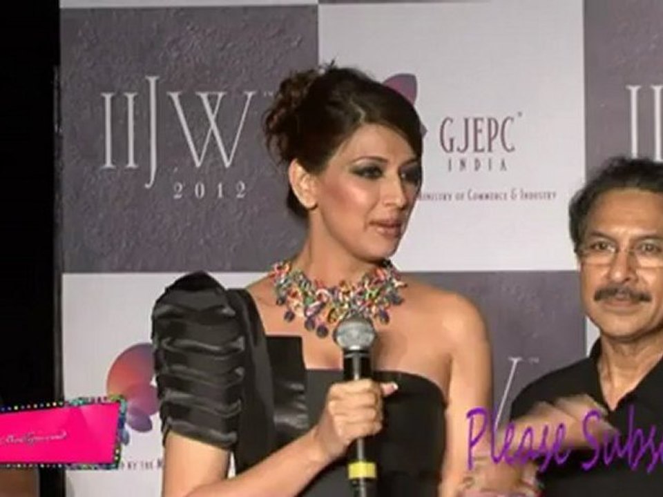 Hot Sonali Bendre At IIJW