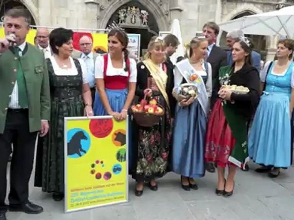 ZLF 2012 Vorstellung mit Produktköniginnen @ Marienplatz am 06.09.2012