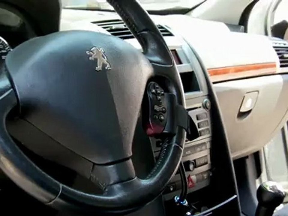 KIT MAIN LIBRE BLUETOOTH TELEPHONE VOITURE - TRANSMETTEUR FM – MP3 Compatible avec tous les téléphones portables équipés de la fonction Bluetooth