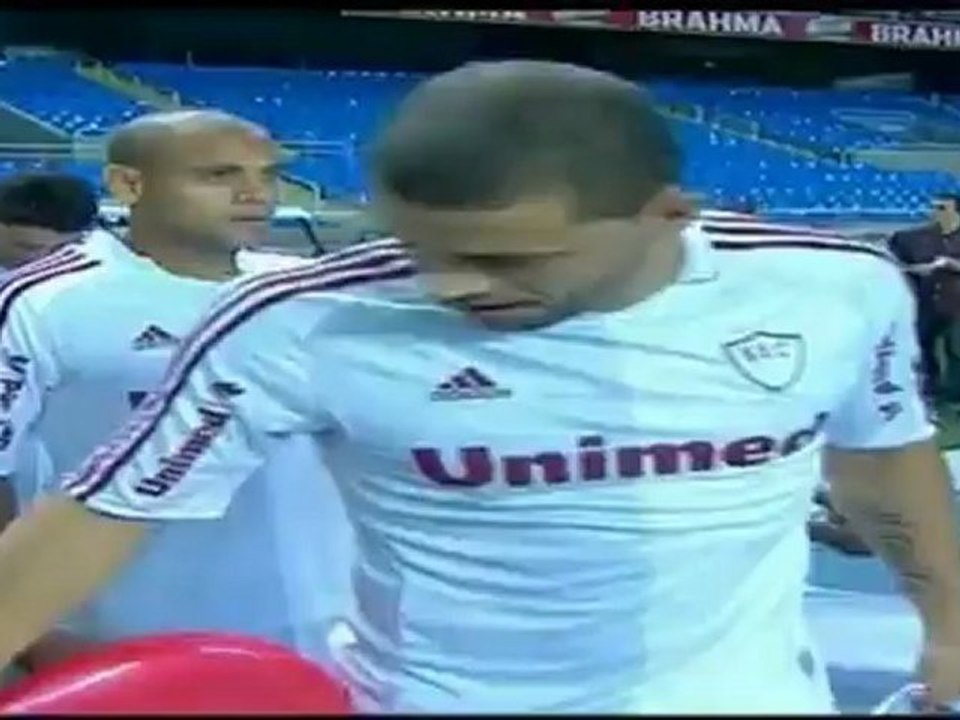 Fluminense batte Santos e vola in testa alla classifica