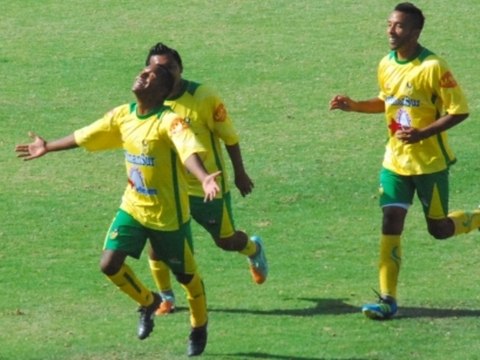 Un but de folie de 80 mètres !