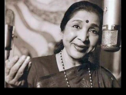 Veteran Singer Asha Bhosle Celebrates Her Birthday! - Marathi News