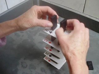 Prova Torre de Dominó sendo feita