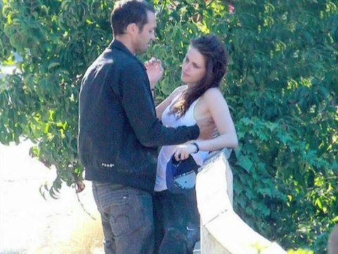 Kristen Stewart's First Red Carpet Appearance Post Cheating Scandal - Hollywood Hot