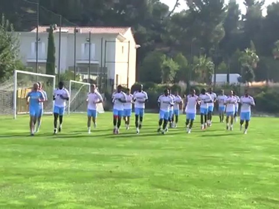 Les premiers gestes de Barton à l'entrainement