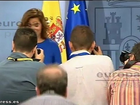 Gobierno llama a parados para ayudar en zonas incendiadas