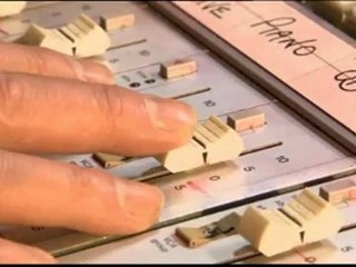 Bass player on Paul Young's Whenever I Lay My Hat