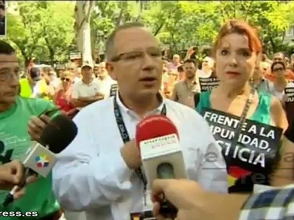 Víctimas del terrorismo protestan contra Interior