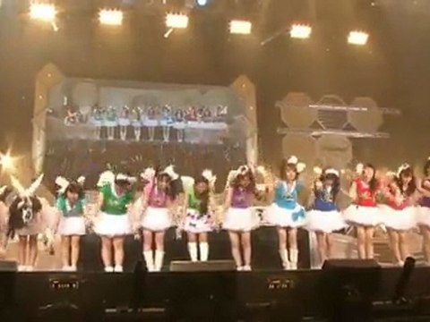 Niigaki Risa Mitsui Aika Graduacion Backstage!