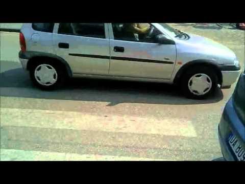 Aversa - Dopo la pioggia riappaiono le strisce pedonali (09.09.12)