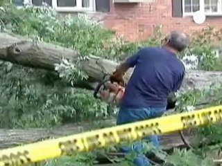 Dos inusuales tornados golpean Nueva York