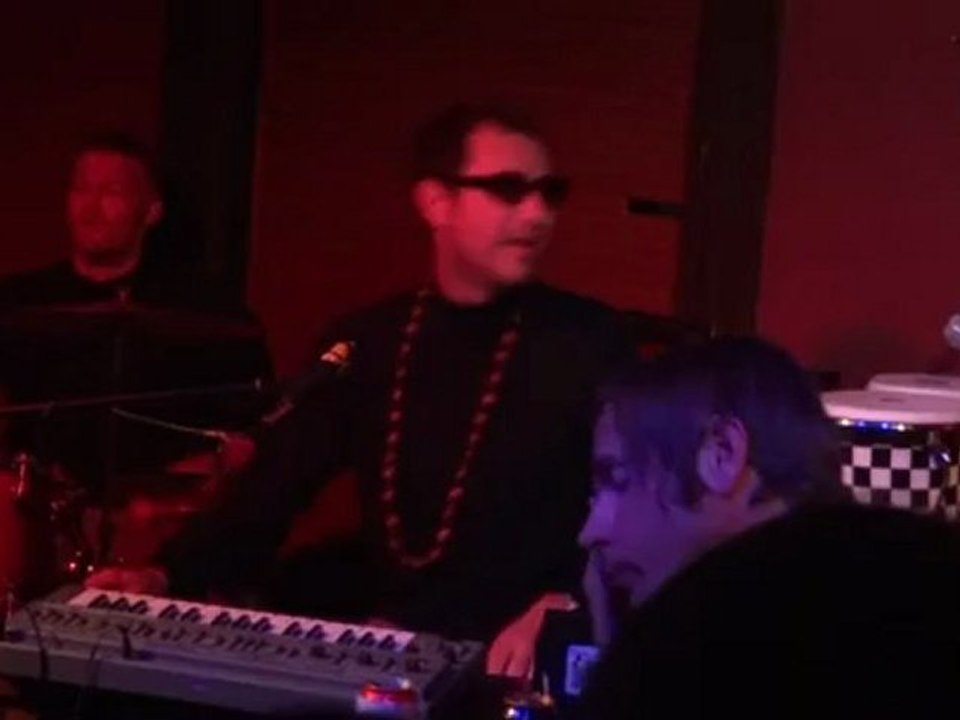 The Bongolian - Give It To Me On The Left Side (Cardiff 8/9/12)