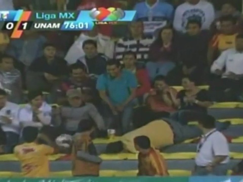 Insolite : le grand moment de solitude d'un supporter mexicain !